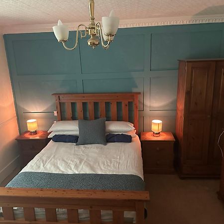 Bed and Breakfast The Penruddocke Arms Dinton  Zewnętrze zdjęcie