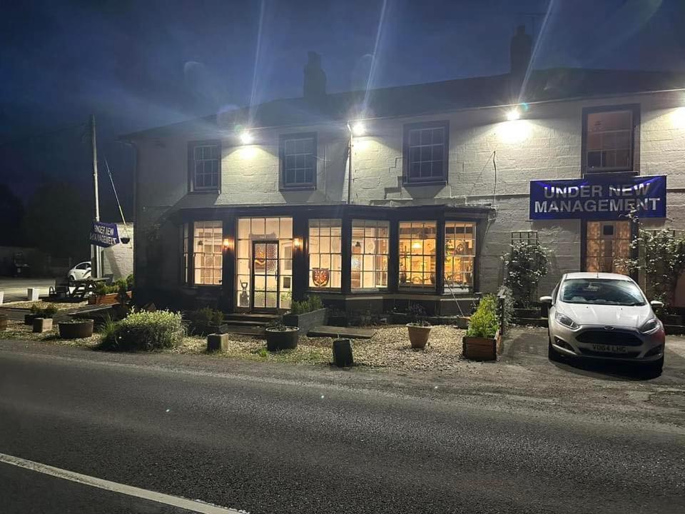 Bed and Breakfast The Penruddocke Arms Dinton  Zewnętrze zdjęcie