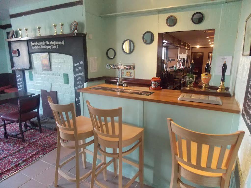 Bed and Breakfast The Penruddocke Arms Dinton  Zewnętrze zdjęcie