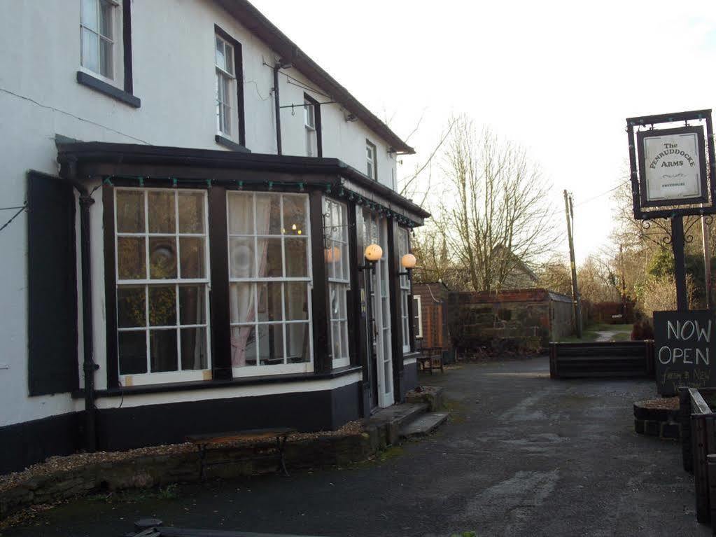 Bed and Breakfast The Penruddocke Arms Dinton  Zewnętrze zdjęcie