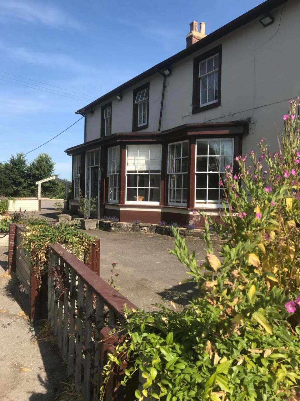 Bed and Breakfast The Penruddocke Arms Dinton  Zewnętrze zdjęcie